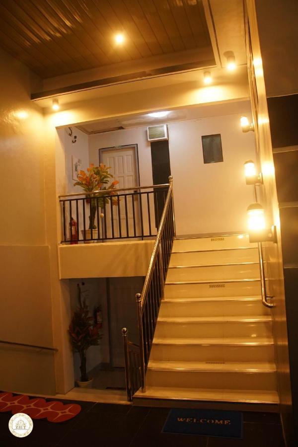 Ziet Hotel Mambajao Kültér fotó